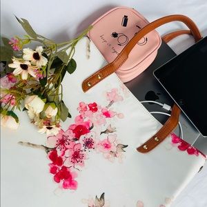 Tote handbags for women, Spacious, Canvas coated